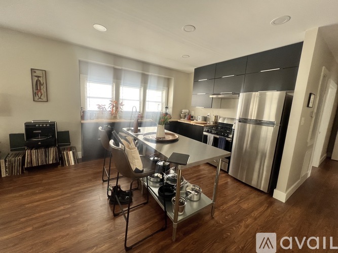 2418 Washington Ave 3 Beds Single Family Home for Rent - Photo gallery 4
