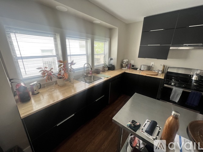 2418 Washington Ave 3 Beds Single Family Home for Rent - Photo gallery 5