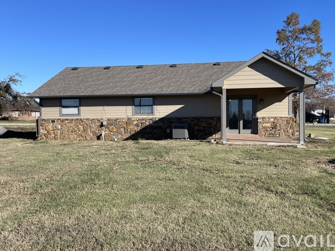 17072 Honeysuckle Ln 3 Beds Single Family Home for Rent - Photo gallery 2