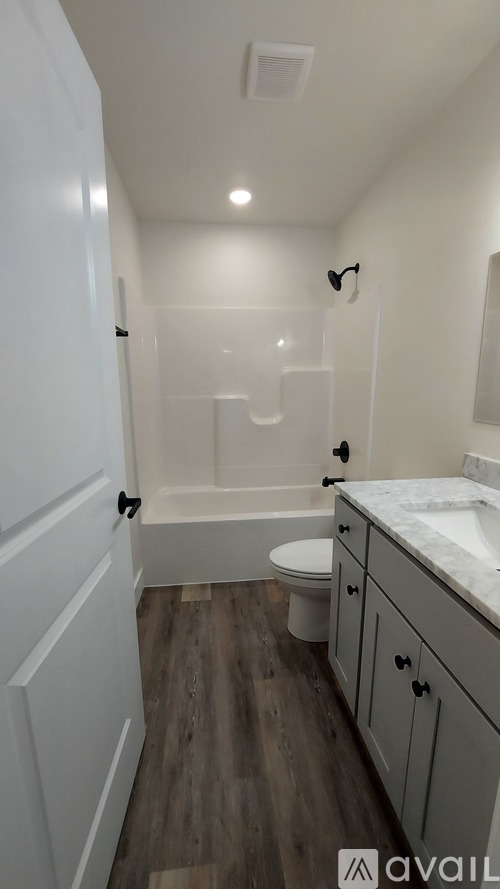 511 Eagle St 3 Beds Townhouse for Rent - Photo gallery 4