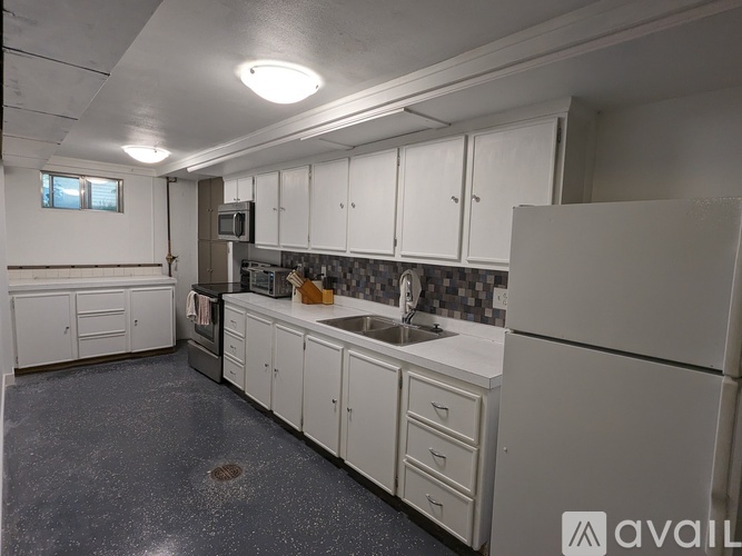 2233 Hall Avenue 1 Apartment for Rent - Photo gallery 3