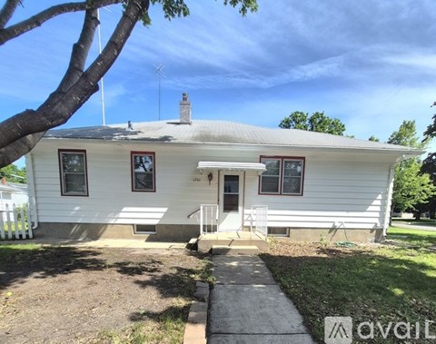 1301 8Th Ave N 3 Beds Apartment for Rent