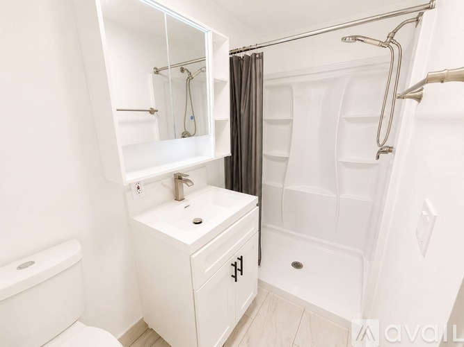 1012 Oak St 1 Apartment for Rent - Photo gallery 2