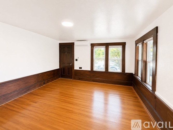 1012 Oak St 1 Apartment for Rent - Photo gallery 4