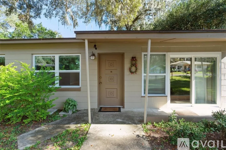 221 Southeast 70th Street 4 Beds Single Family Home for Rent - Photo gallery 2