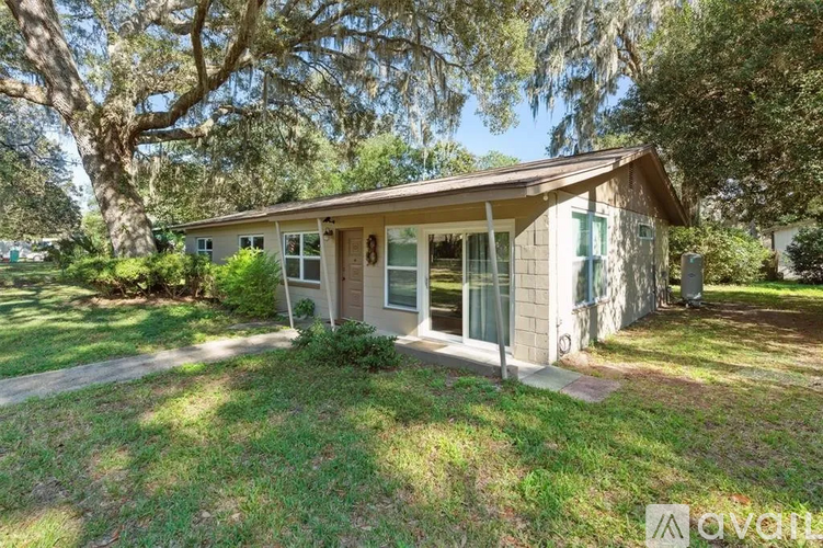 221 Southeast 70th Street 4 Beds Single Family Home for Rent - Photo gallery 4