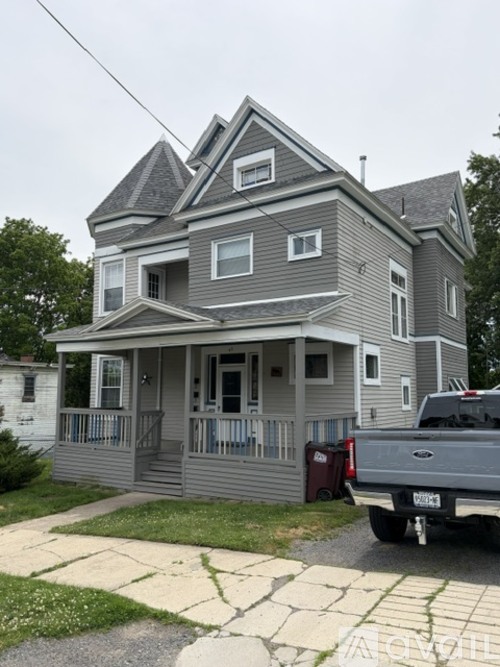 63 W Pine St 3 Beds Apartment for Rent - Photo gallery 1