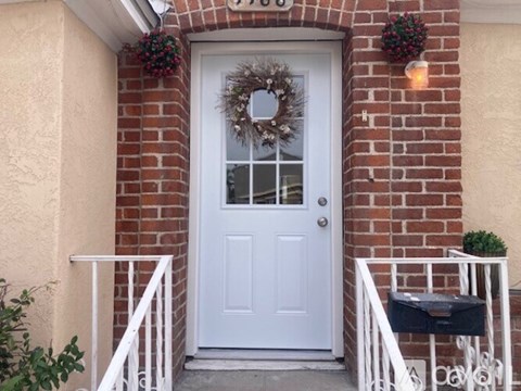 4188 Chamoune Ave 3 Beds Apartment for Rent
