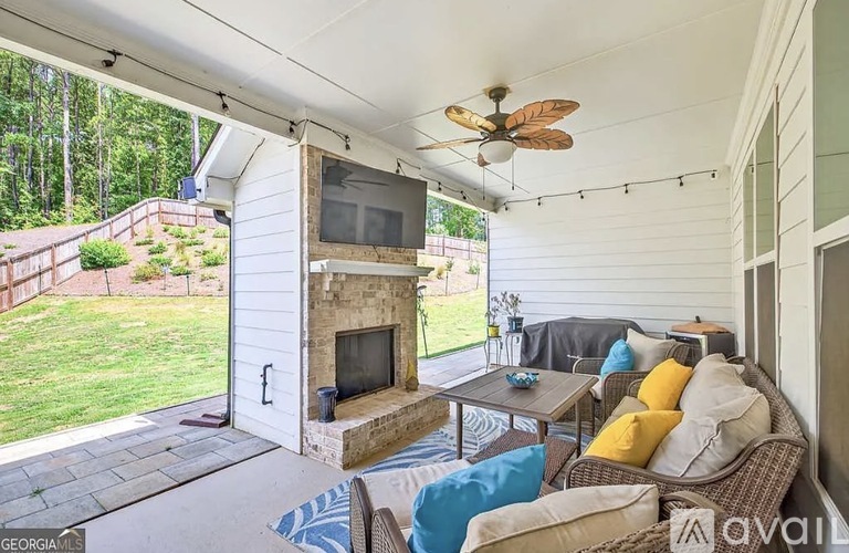 2121 Charmond Drive 3 Beds Single Family Home for Rent - Photo gallery 5