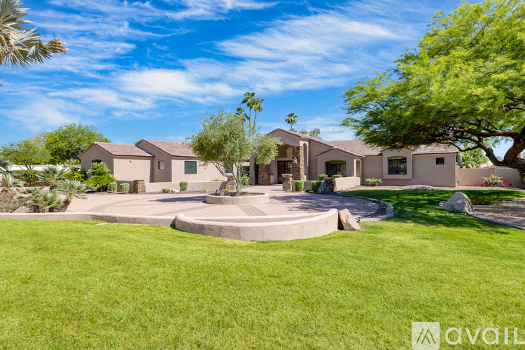 10775 E Sunnyside Dr 5 Beds Single Family Home for Rent - Photo gallery 3