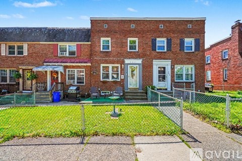2461 Adrian Street 3 Beds Apartment for Rent