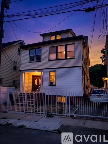 15 Westervelt Pl 3 Beds Apartment for Rent - Photo gallery 1