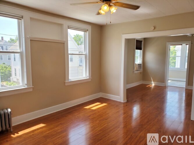 15 Westervelt Pl 3 Beds Apartment for Rent - Photo gallery 3