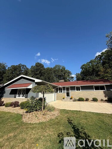 7660 Winding Way 3 Beds Apartment for Rent