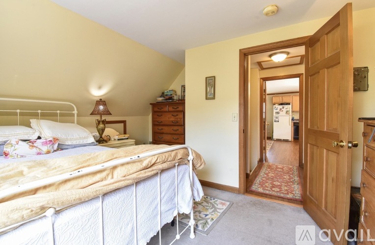 667 Middle Street 1 Townhouse for Rent - Photo gallery 1