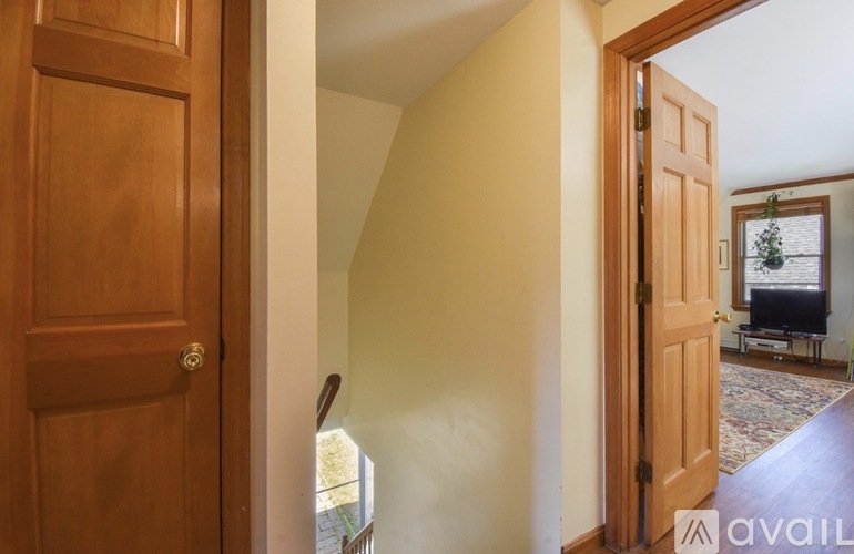 667 Middle Street 1 Townhouse for Rent - Photo gallery 5