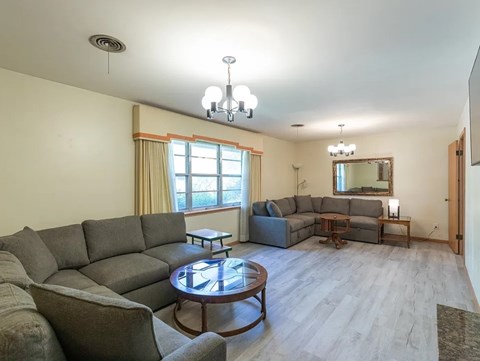 2609 Madison Ave 3 Beds Apartment for Rent