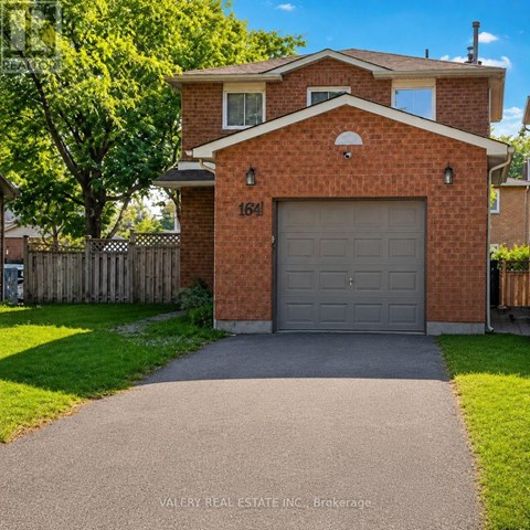 MAIN - 164 DANIELS CRESCENT 3 Beds Apartment for Rent