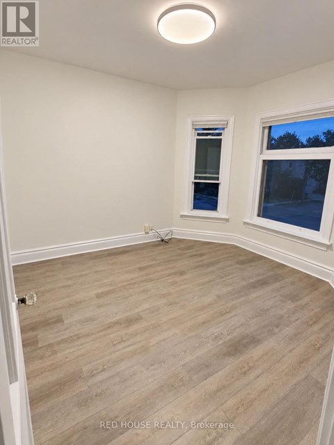 B - 323 WOOLWICH STREET 2 Beds Apartment for Rent