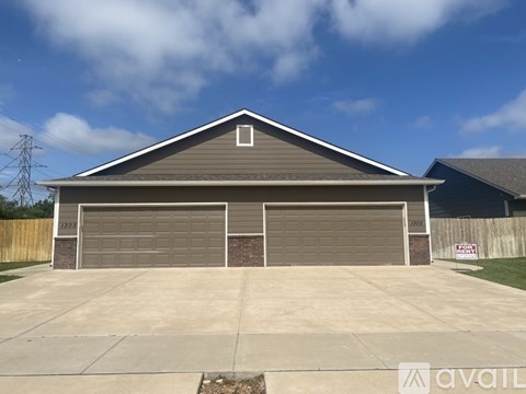 1305 Azena St 3 Beds Apartment for Rent