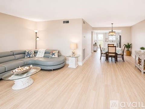 5575 Gulf Blvd 1 Apartment for Rent