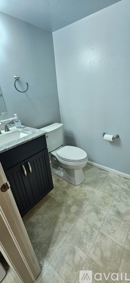 1805 South Pratt Parkway 3 Beds Apartment for Rent
