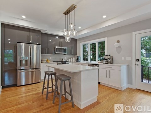 107 Fairmont St 4 Beds Apartment for Rent
