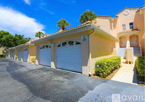 966 Woodshire Ln 2 Beds Apartment for Rent