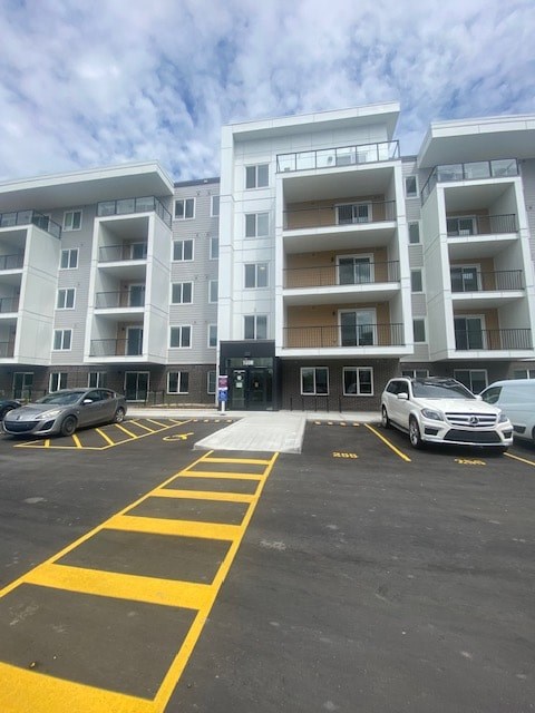 #1318, 265 Wolf Willow Blvd SE 2 Beds Apartment for Rent