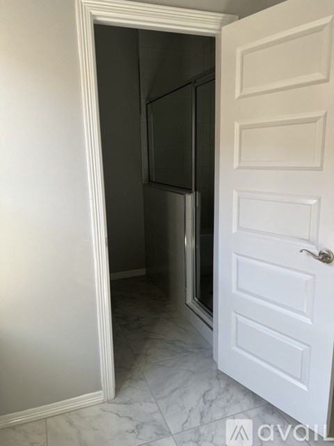 2611 Primrose Avenue 2 Beds Apartment for Rent