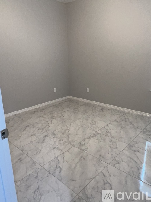 2611 Primrose Avenue 2 Beds Apartment for Rent - Photo gallery 5
