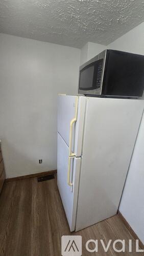 1327 North Elm Street 1 Apartment for Rent - Photo gallery 2
