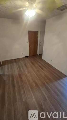 1327 North Elm Street 1 Apartment for Rent - Photo gallery 3