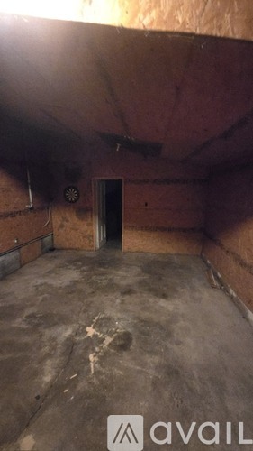 1327 North Elm Street 1 Apartment for Rent - Photo gallery 5