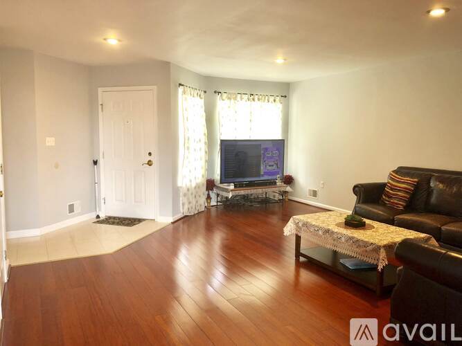 26 Dickerson Lane 3 Beds Townhouse for Rent - Photo gallery 3