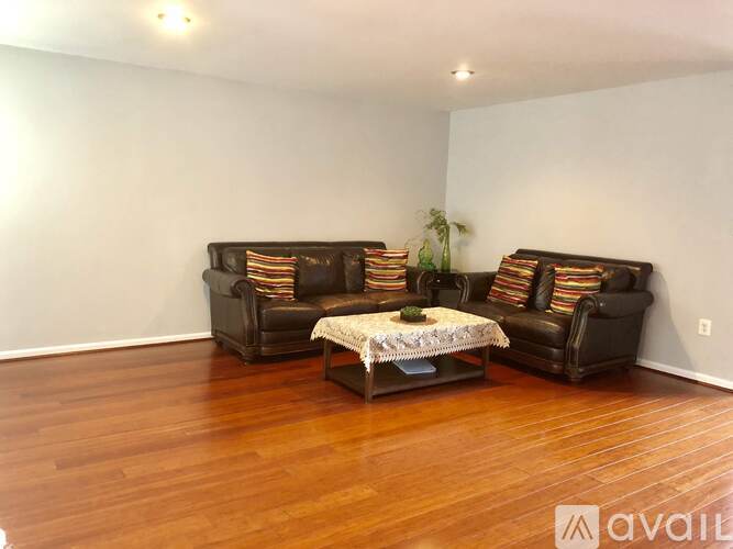 26 Dickerson Lane 3 Beds Townhouse for Rent - Photo gallery 4