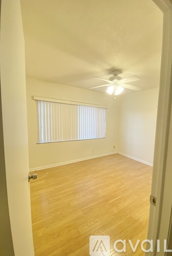 2230 Northeast 56th Place 2 Beds Condo for Rent - Photo gallery 5