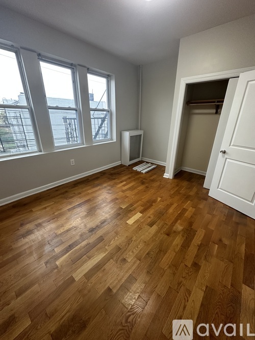 146 Manhattan Ave 2 Beds Apartment for Rent - Photo gallery 2
