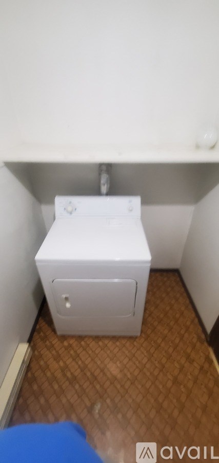 1749 Bainbridge St 2 Beds Apartment for Rent