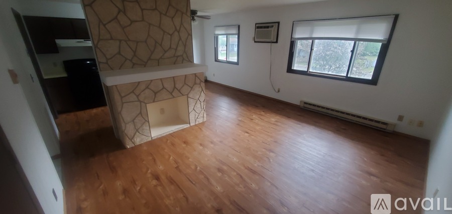1749 Bainbridge St 2 Beds Apartment for Rent - Photo gallery 4
