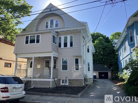 24 Burnham St 3 Beds Apartment for Rent