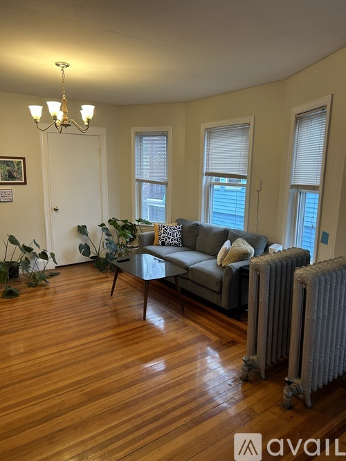 24 Burnham St 3 Beds Apartment for Rent - Photo gallery 4