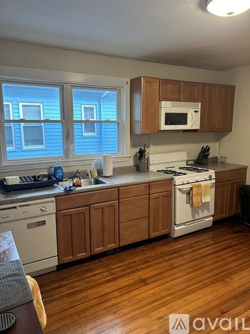 24 Burnham St 3 Beds Apartment for Rent - Photo gallery 5