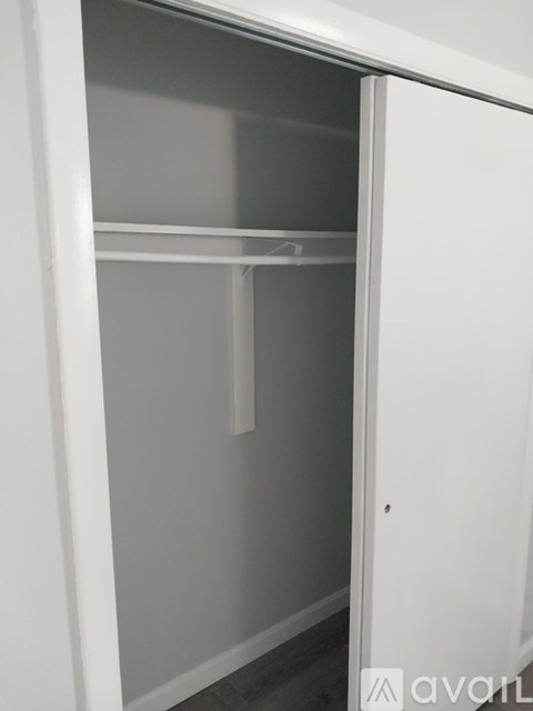 124 Ash St 2 Beds Apartment for Rent