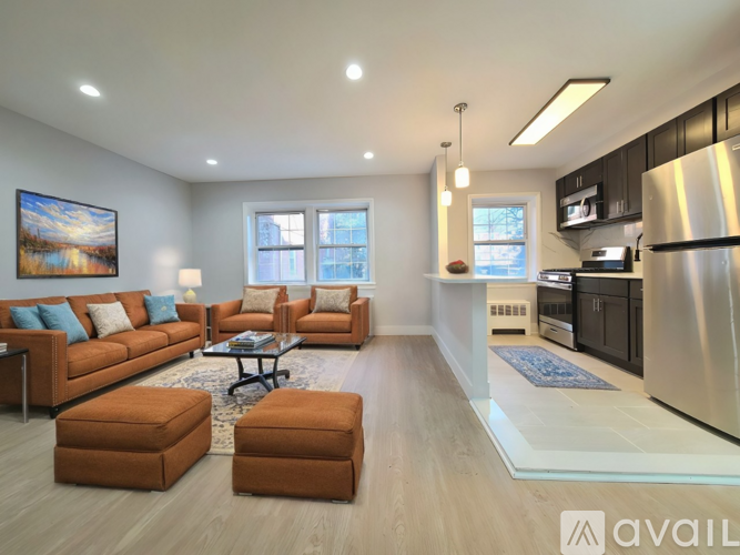 77 Forest Hill Pkwy 2 Beds Apartment for Rent - Photo gallery 1