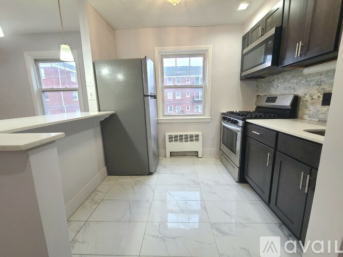 77 Forest Hill Pkwy 2 Beds Apartment for Rent - Photo gallery 3