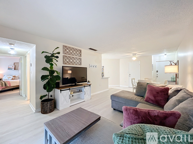3642 Southpointe Drive 2 Beds Single Family Home for Rent - Photo gallery 2