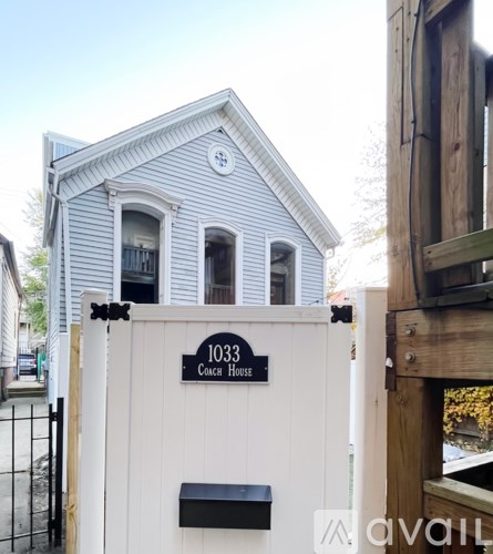 1033 West Wolfram Street, REAR Coach House 3 Beds Apartment for Rent