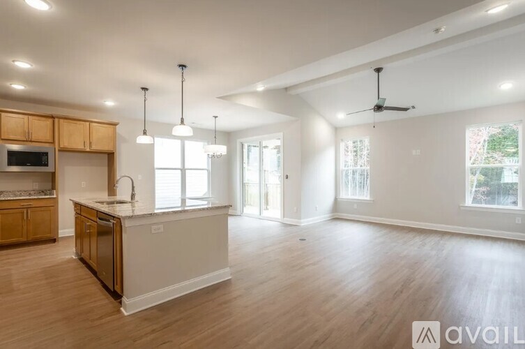 7019 Mercedes Ln 4 Beds Single Family Home for Rent - Photo gallery 4