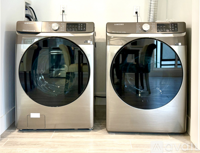 1597 W 37th St 6 Beds Apartment for Rent - Photo gallery 3
